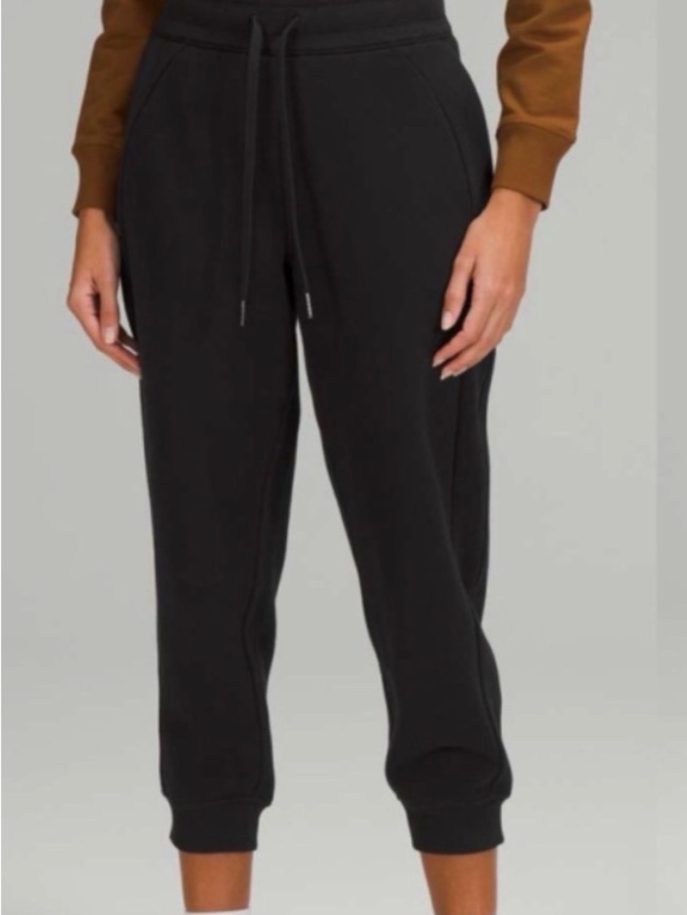 Lululemon Black Scuba Crop Jogger Sweatpants Size 4